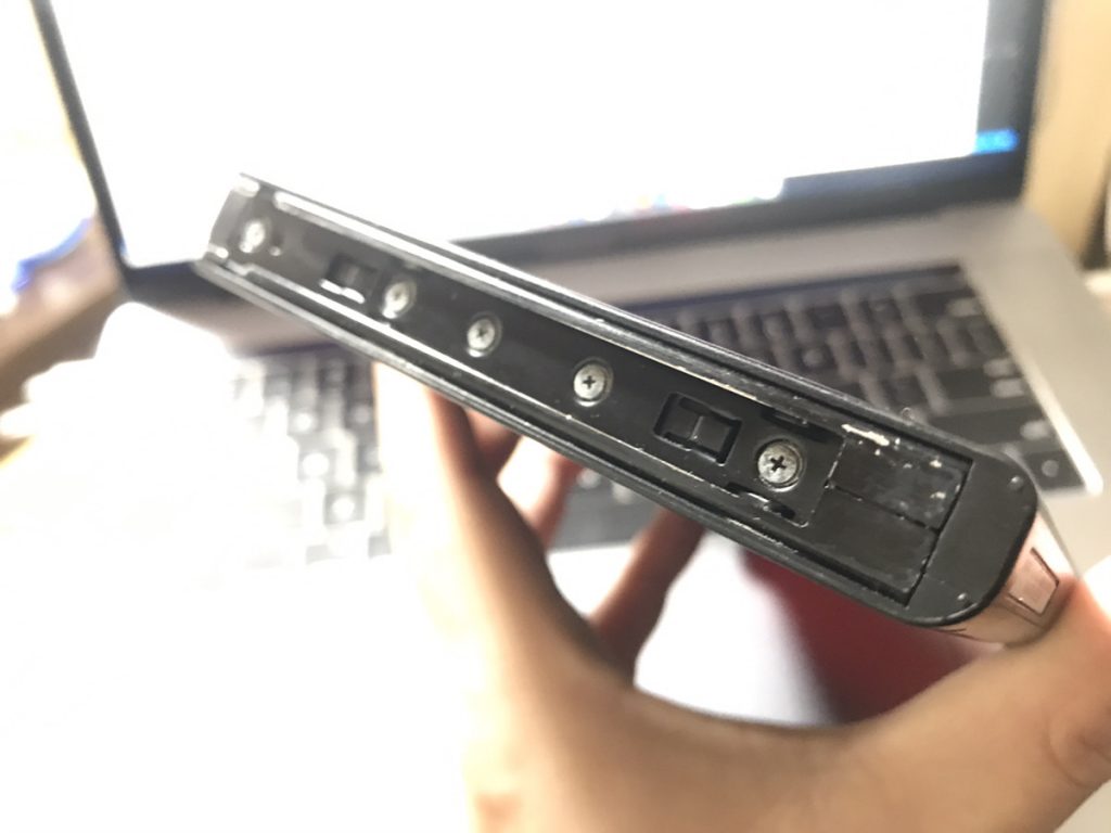 任天堂Switch本体側面